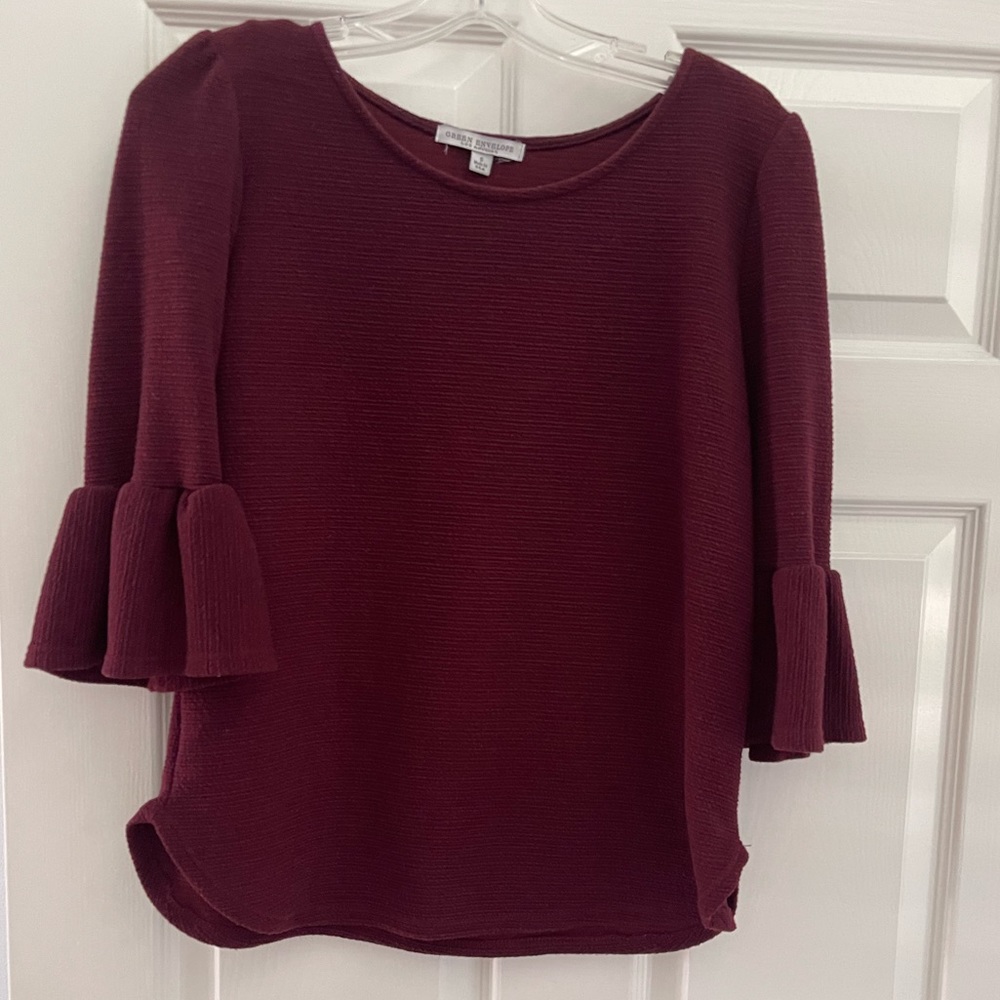 Maroon flare sleeve top size small - Picture 2 of 4